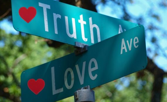 Quiet meditation space inspired by heart‑centered haiku for inner wisdom